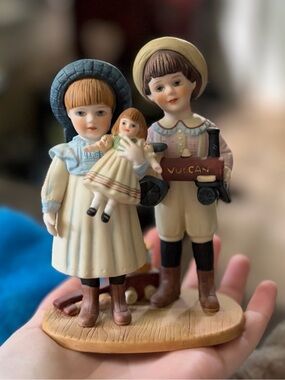 Jan Hagara "Sharice and Parry" Vintage 1984 Porcelain Figurine 🧸
